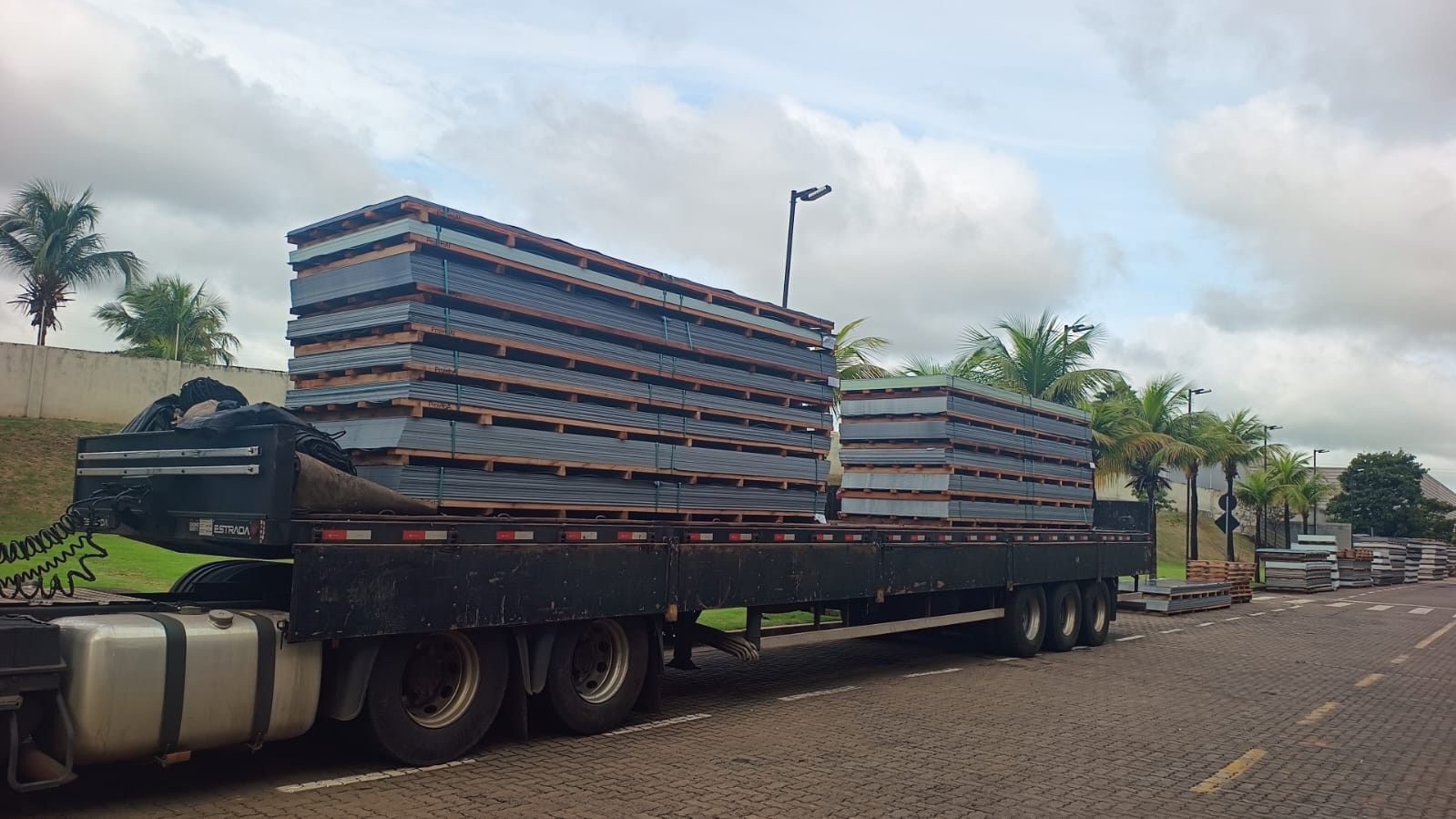 Carreta carregada — Pronta para sair